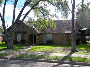 2808 E Poplar Ave, Victoria, TX 77901