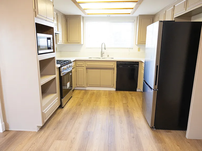 4709 Pinecastle Ave — Photo 3