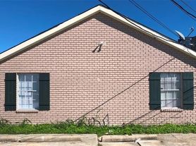 7841 Symmes Ave, New Orleans, LA