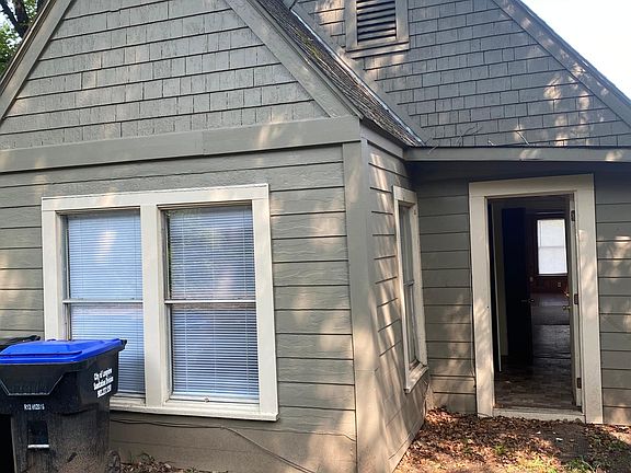 3rd image of 118 E Melton St