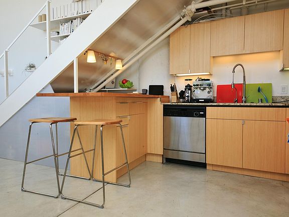 Full kitchen with dishwasher