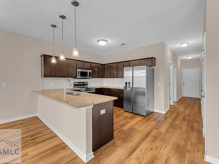 139 W West Winn Ave — Photo 10