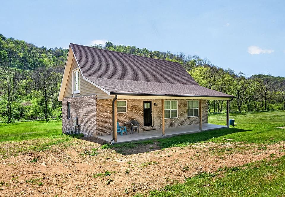 1st image of 525 Riley Creek Rd