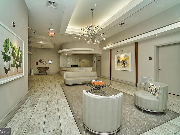 3rd image of 3600 Glebe Rd #425