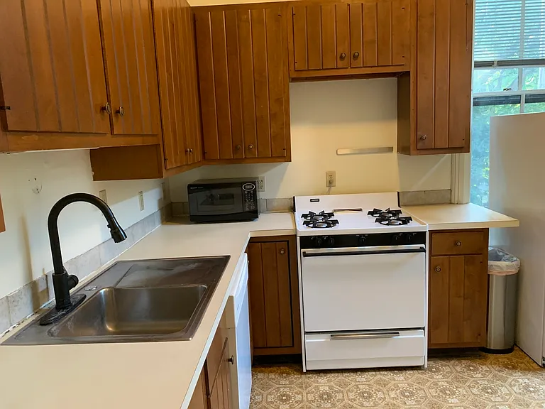 413 N Cayuga — Photo 34