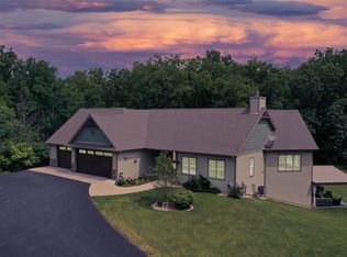 33042 Cardinal Trl, Burlington, WI 53105