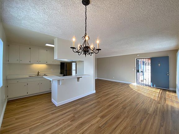 4th image of 3070 Landis St APT 4