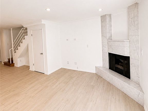 5th image of 1415 26th St Unit 5