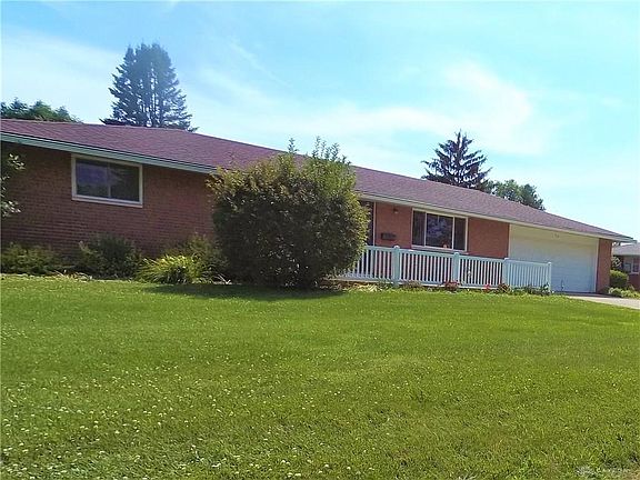 5th image of 114 Bruce Dr
