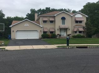 46 Diamond Ln, Howell, NJ 07731