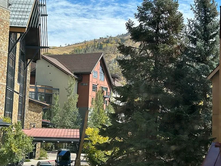 2250 Apres Ski Way — Photo 6