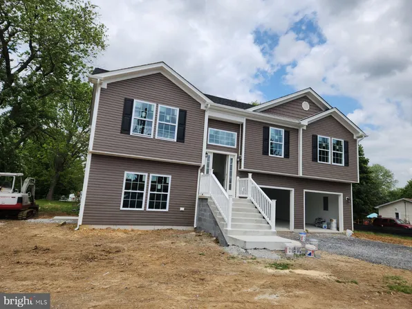 71 Prospect Ave, Bunker Hill, WV 25413