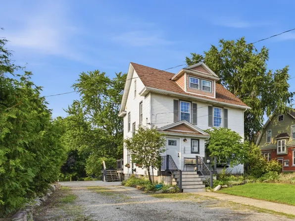 205 E Savidge St, Spring Lake, MI 49456