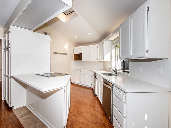 5th image of 1158 Garfield Ave