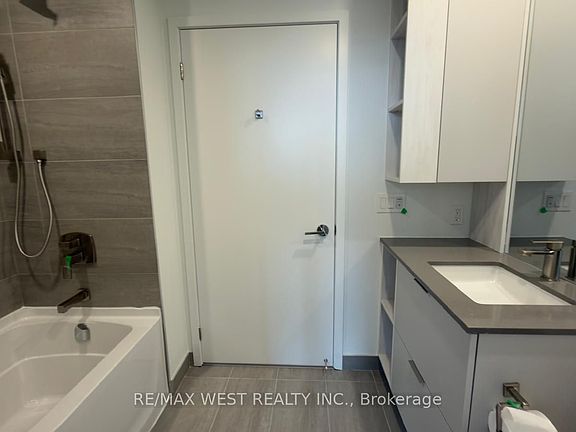 4th image of 1 Fairview Rd E #615