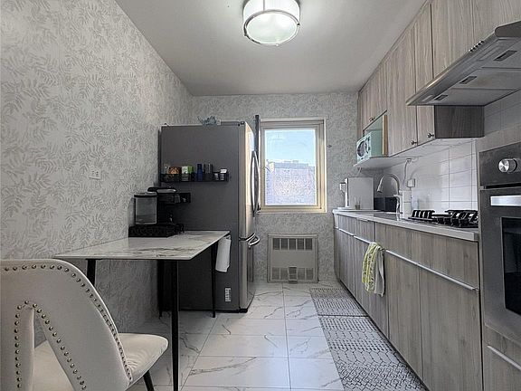 4th image of 31-90 140th Street #1L
