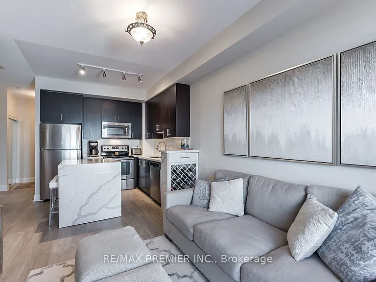 3600 Highway 7 Rd #803 — Photo 2
