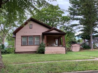 1034 Maple Ave, Jackson, MI 49203