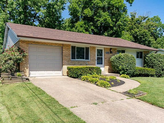 3rd image of 1539 Blueorchard Dr