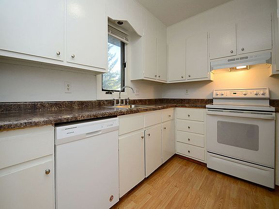 3rd image of 3010 Coffey Ave
