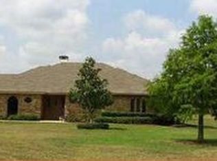 1526 Meadow Way, Terrell, TX 75160