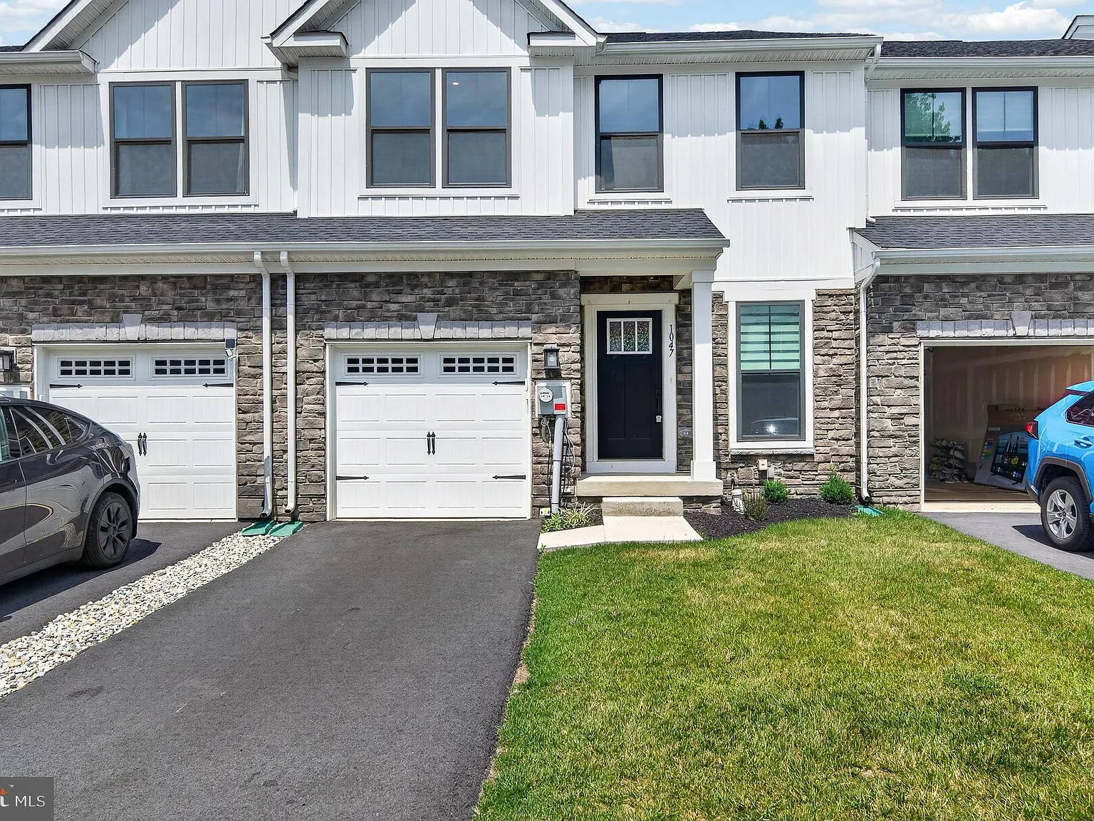 3 bed, 2.5 bath, $3,100 — Photo 3