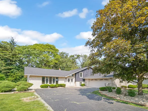 17938 Tarpon Ct, Homewood, IL 60430