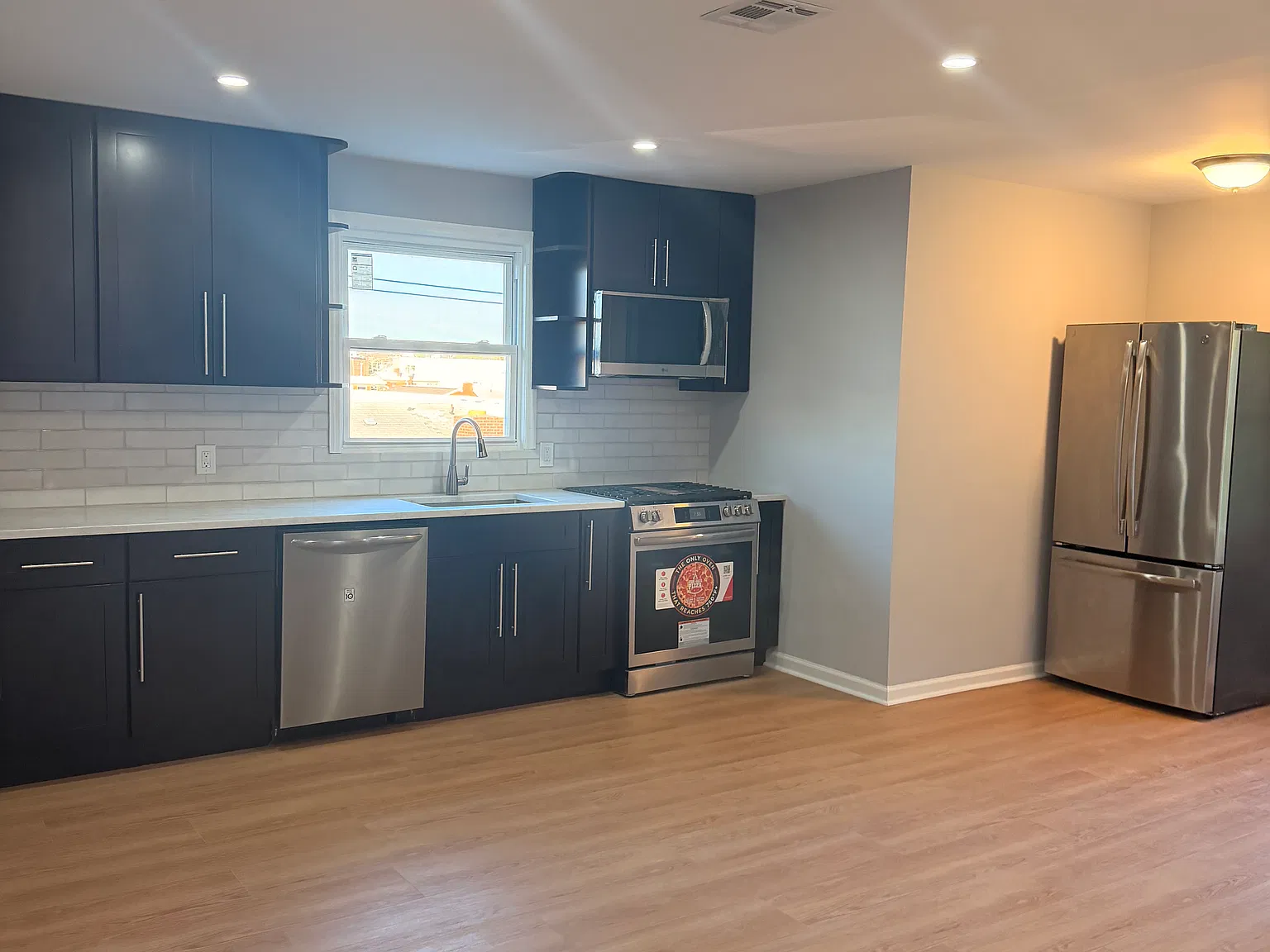 4 bed, 1500 sqft, $3,000 — Photo 3