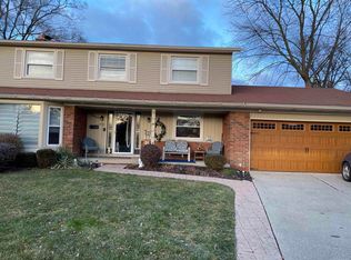 4472 Lancashire Ct, Troy, MI 48085
