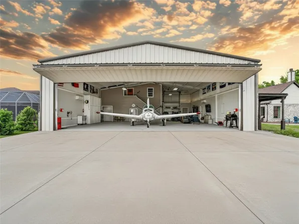 4103 King Air Ct, Granbury, TX 76049
