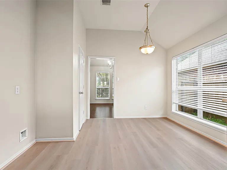 2822 Lakecrest Forest Dr — Photo 7