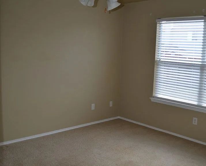 5318 Birmingham Cir — Photo 12