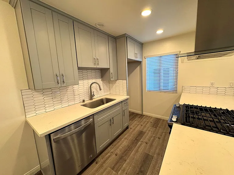 Casa Madrid Apartments — Photo 9