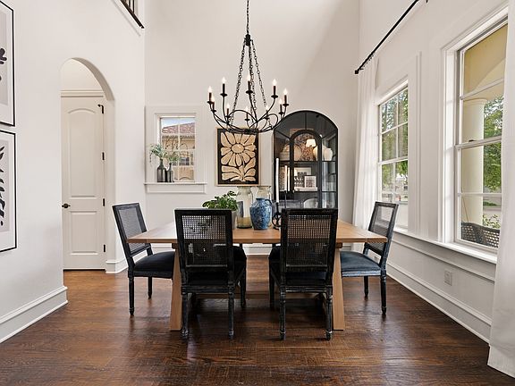 3rd image of 72 Casa Ln
