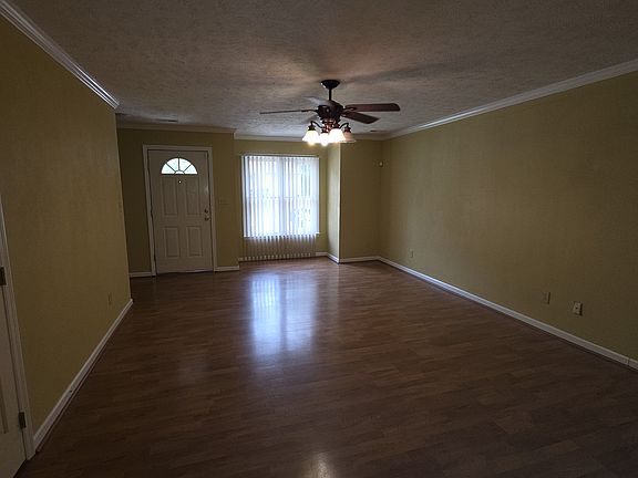3rd image of 3242 Melba Dr