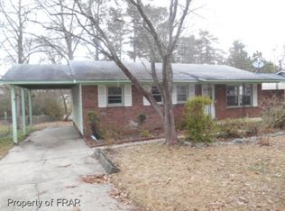 561 Horseshoe Rd, Fayetteville, NC 28303