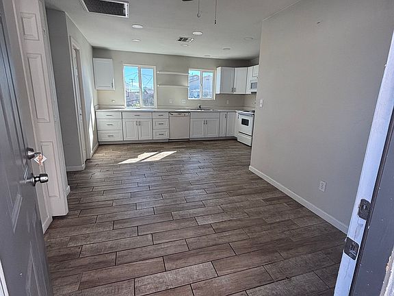 3rd image of 636 E Doris St Unit A
