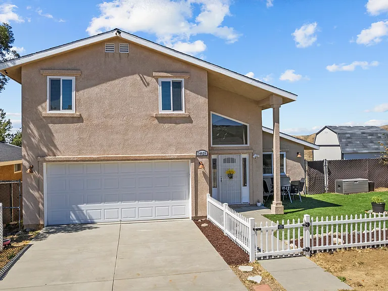 14625 Flintstone Dr — Photo 2