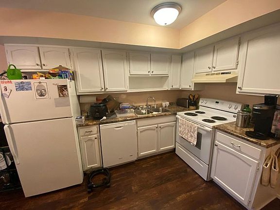 3rd image of 1350 Pine Ct #3