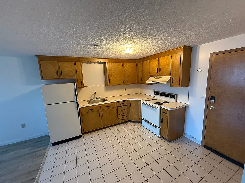260 East St #12