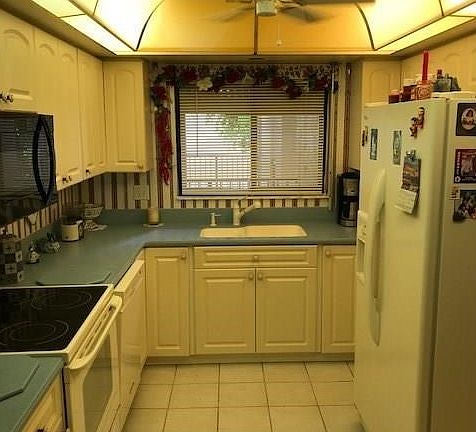 Enjoy your cooking in this "cook's" kitchen!