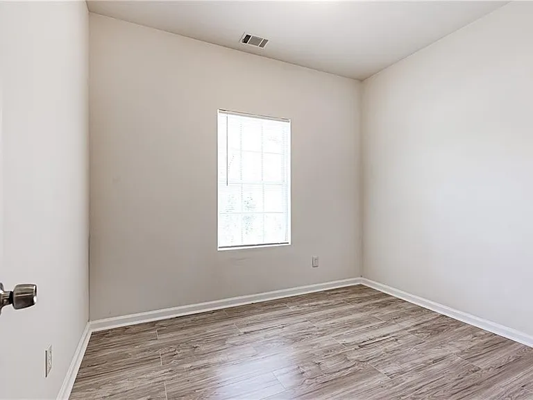 987 Dimmock St SW — Photo 11