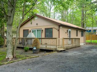 8417 Porcupine Dr, Tobyhanna, PA 18466