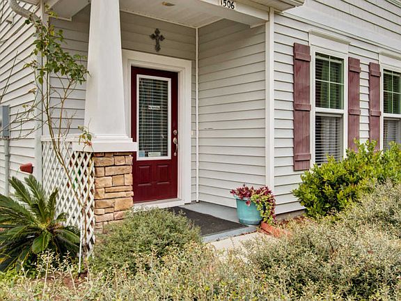4th image of 1506 Thoroughbred Blvd