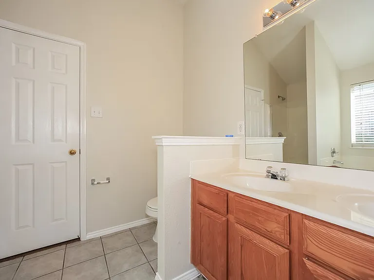 773 Silverbrook Dr — Photo 9