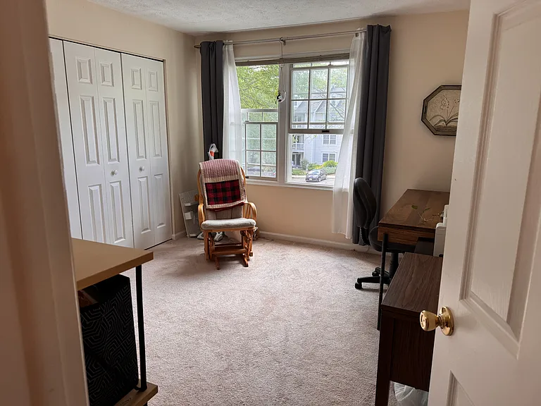 Bedroom 1 (POV1)