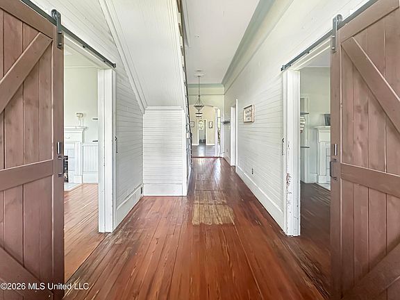 14th image of 513 Harmony Rd