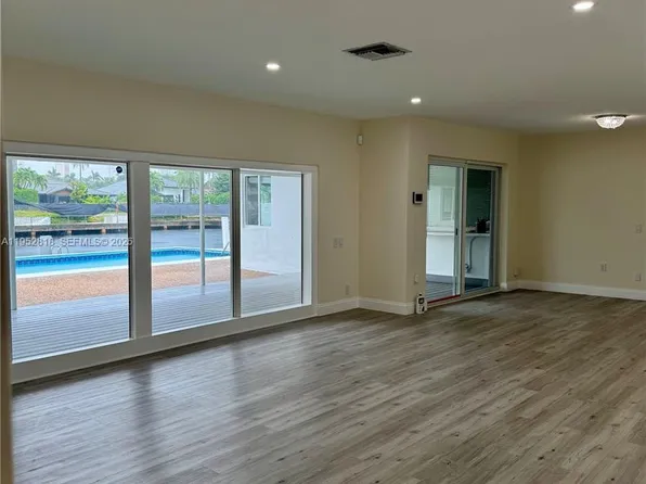 16453 NE 33rd Ave, North Miami Beach, FL 33160