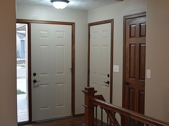 3rd image of 4313 W 93rd St