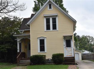 916 Walnut St, Elyria, OH 44035